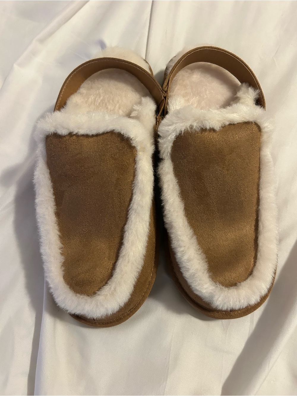 Womens Cozy Shearling-Lined Slip-On Clogs - Brown